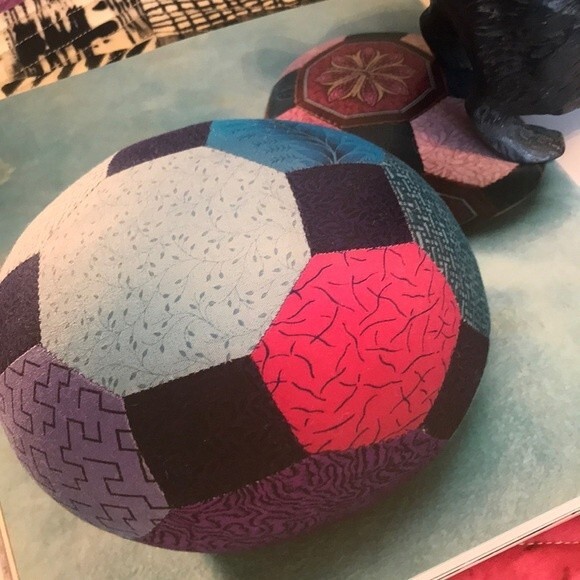 Patchwork Puzzle Balls Sewing Pattern Book by Jinny Beyer - Picture 8 of 9